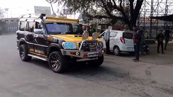 திருமணங்களில் கலக்கி கொண்டிருந்தது... டான்ஸ் ஆடும் காரை அதிரடியாக தூக்கிய போலீஸ்... ஏன் தெரியுமா?