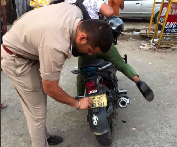 எத்தனை கோடி ரூபாயாக இருந்தாலும் வாகனம் பறிமுதல் செய்யப்படும்... உபி போலீஸ் அதிரடி... எதற்காக தெரியுமா?
