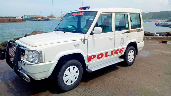 சாதாரண மக்களுக்கு மட்டும் அபராதமா? போலீஸ் வாகனங்களில் இனி இவை எதுவும் இருக்க கூடாது... அதிரடி உத்தரவு...