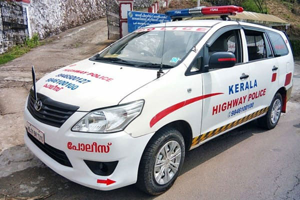 சாதாரண மக்களுக்கு மட்டும் அபராதமா? போலீஸ் வாகனங்களில் இனி இவை எதுவும் இருக்க கூடாது... அதிரடி உத்தரவு...