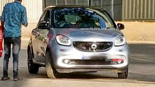 இந்தியாவில் இப்படிப்பட்ட கார் எல்லாம் இருக்கா? பெங்களூருவில் காட்சித்தந்த ஸ்மார்ட் ஃபார்ஃபோர் எலக்ட்ரிக் கார்