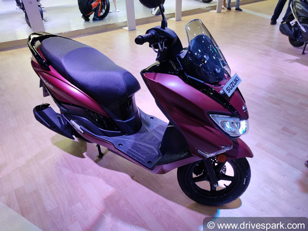 கேமிராவின் கண்களில் சிக்கிய சைலென்சர் இல்லா பர்க்மேன் ஸ்கூட்டர்... ஆவலை எகிர செய்யும் புகைப்படங்கள்!!