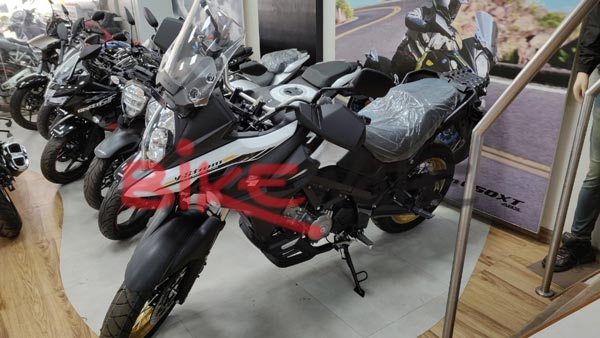 கம்பீரமாக ஷோரூமில் காட்சிதரும் பிஎஸ்6 சுஸுகி வி-ஸ்ட்ரோம் 650 எக்ஸ்டி பைக்!! விரைவில் டெலிவிரி துவங்குகிறது...