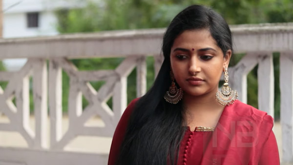 ரொம்ப நாள் காத்திருந்து புதிய காரை வாங்கிய மாலையாள நடிகை... அப்படி என்ன காருங்க அது?.. வாங்க பார்க்கலாம்!
