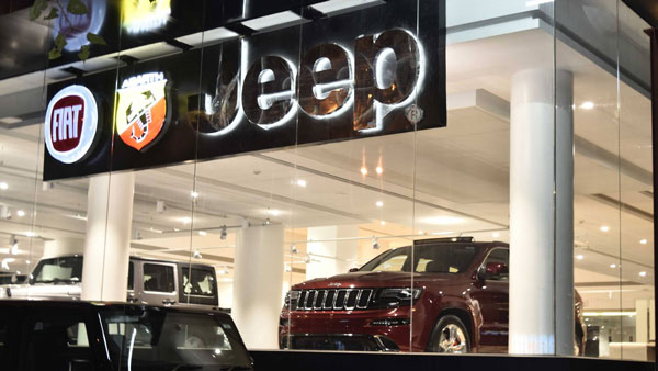 இந்திய சொகுசு வாகன சந்தையை கதற விட தயாராகும் பிரபல நிறுவனம்... ஒட்டுமொத்தமாக 4 புதிய கார்களை திட்டம்!!