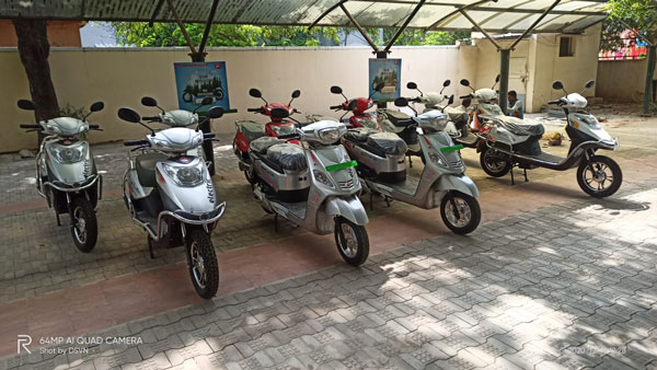 ஹீரோ எலெக்ட்ரிக் ஸ்கூட்டர்களை வாங்கிய தமிழகத்தை சேர்நத நிறுவனம்... இத யாருக்காக வாங்கியிருக்கு தெரிஞ்சா பொறாமைப்படுவீங்க!