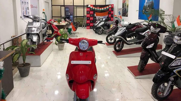 ஹீரோ எலெக்ட்ரிக் ஸ்கூட்டர்களை வாங்கிய தமிழகத்தை சேர்நத நிறுவனம்... இத யாருக்காக வாங்கியிருக்கு தெரிஞ்சா பொறாமைப்படுவீங்க!
