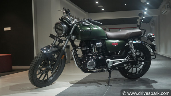 காஸ்ட்லியான பைக்காக உருமாறியது ஹோண்டாவின் முதல் ரெட்ரோ கிளாசிக் பைக்... எவ்வளவு உயர்ந்திருக்கு தெரியுமா?
