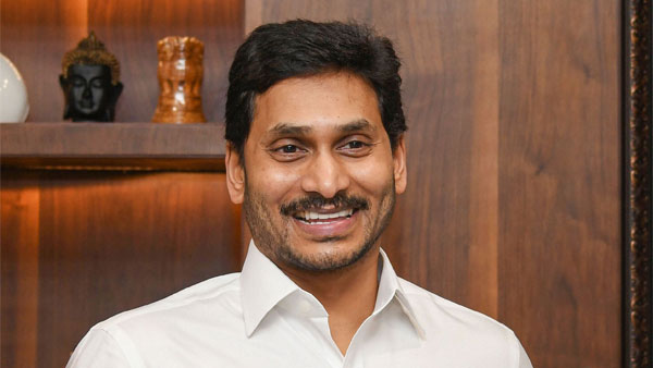 காவல்துறைக்காக புத்தம் புதிய கார்களை களமிறக்கிய ஆந்திர அரசு... மொத்தம் எத்தனை வாங்கியிருக்காங்க தெரியுமா?