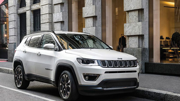 இந்திய சொகுசு வாகன சந்தையை கதற விட தயாராகும் பிரபல நிறுவனம்... ஒட்டுமொத்தமாக 4 புதிய கார்களை திட்டம்!!