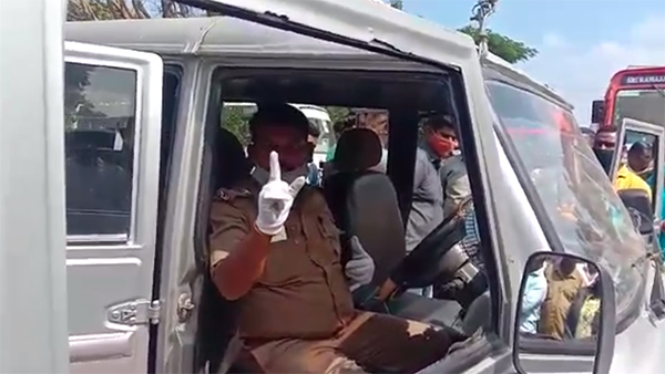 ஏன் அனைவரும் சீட் பெல்ட் அணிய வேண்டும்? சமூக வலை தளங்களில் வைரலாகும் தமிழக அதிகாரியின் வீடியோ!