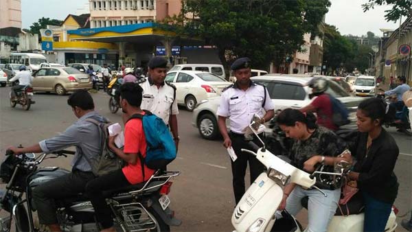 டெம்போவில் ஏற்றி செல்லப்பட்ட ஜாவா பைக்கிற்கு அபராதம்... காரணத்தை பார்த்து ஓனர் ஒரு நிமிஷம் ஆடிப்போயிருட்டாரு