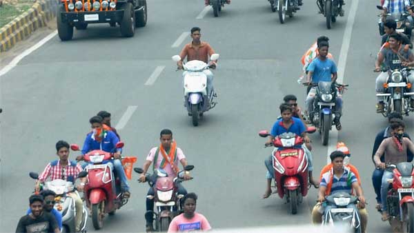 டெம்போவில் ஏற்றி செல்லப்பட்ட ஜாவா பைக்கிற்கு அபராதம்... காரணத்தை பார்த்து ஓனர் ஒரு நிமிஷம் ஆடிப்போயிருட்டாரு