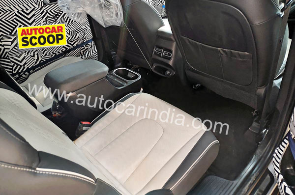 ஹூண்டாய் அல்கஸாரின் உட்புறம் இப்படிதான் இருக்குமாம்!! முதல்முறையாக வெளிவந்த ஸ்பை படங்கள்!