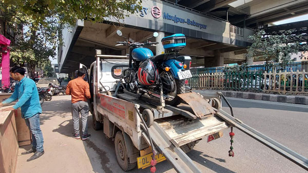 டெம்போவில் ஏற்றி செல்லப்பட்ட ஜாவா பைக்கிற்கு அபராதம்... காரணத்தை பார்த்து ஓனர் ஒரு நிமிஷம் ஆடிப்போயிருட்டாரு