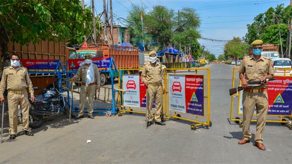 காரில் இருந்து எச்சில் துப்பினால், குப்பை போட்டால் அபராதம்... எவ்ளோனு தெரிஞ்சா இனி இந்த தப்ப செய்ய மாட்டீங்க!