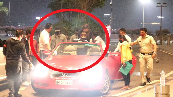 ஷாருக்கானிடம் இப்படிப்பட்ட அரிய கார் எல்லாம் இருக்கா!! அப்போவே இதன் விலை எவ்வளவு தெரியுமா?