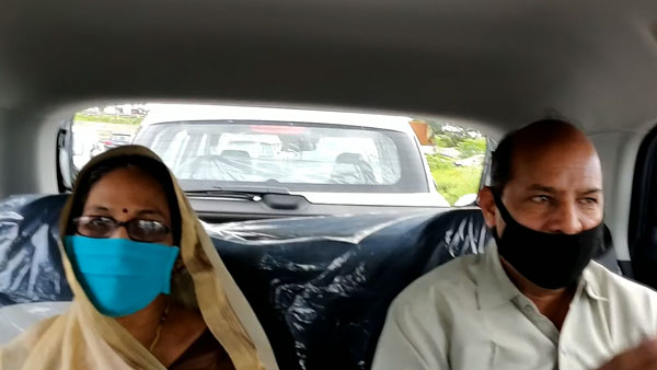 முகத்துல அப்படி ஒரு சந்தோஷம்... ஹூண்டாய் கிரெட்டாவை பரிசளித்து தந்தையை திக்குமுக்காட வைத்த மகன்...