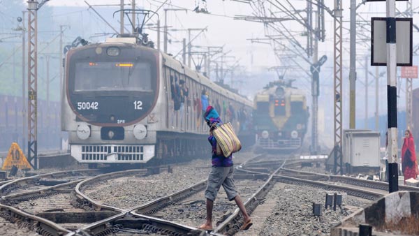 ஒற்றை பெண்ணுக்காக முழு வேகத்தில் இயங்கிய ரயில்... வடகிழக்கு ரயில்வேதுறையின் சபாஷ் செயல்... என்ன தெரியுமா?
