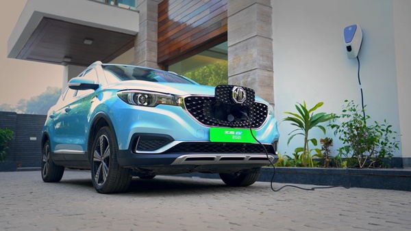 எலெக்ட்ரிக் வாகனங்களுக்கு மாறும் மக்கள்! பெட்ரோல், டீசல் விலை உயர்வு பிரச்னையில் இருந்து தப்பிக்க இதுதான் வழி