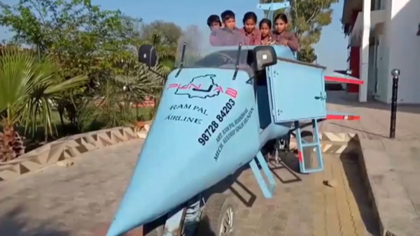 இது வானத்தில் பறக்காது... கட்டிட கலைஞர் உருவாக்கிய வித்தியாசமான வாகனம்... சூப்பர் திறமை!!
