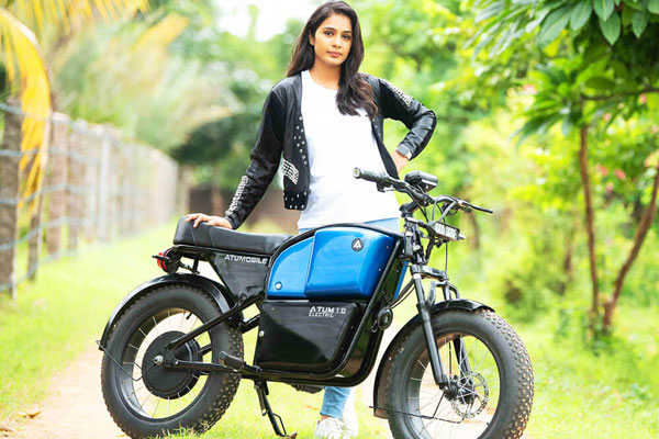 வெறும் ரூ.50,000 மட்டுமே... ஹைதராபாத்தில் டெலிவிரி துவங்கியது ஆட்டம் 1.0 எலக்ட்ரிக் பைக்!!