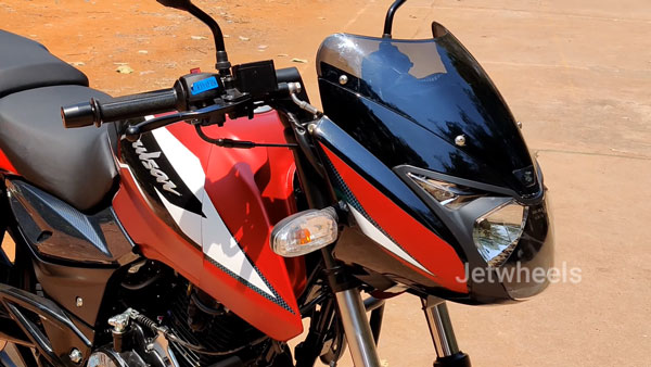 வெள்ளை நிறம் மட்டுமில்லங்க, புதிய சிவப்பு நிறத்திலும் 2021 பஜாஜ் பல்சர் 150!! உங்களது சாய்ஸ் எது?