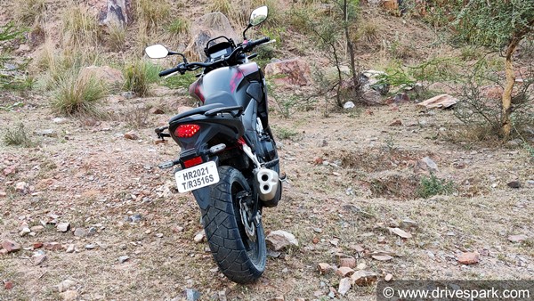 பிரீமியம் வசதிகள் இல்லாவிட்டாலும் கொடுக்கும் பணத்திற்கு மதிப்பு வாய்ந்த பைக்... ஹோண்டா சிபி500எக்ஸ் ரிவியூ!