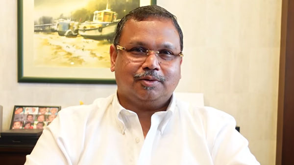 விளையாட்டு மைதானம் போதாது! மாருதி கார் விற்பனையாளரிடத்தில் இவ்ளோ சொகுசு கார்களா... வாயை பிளந்த யுடியூபர்!