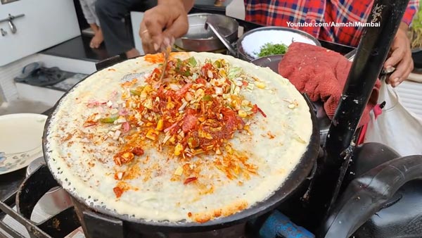 சைக்கிளையே ஓட்டலாக மாற்றிய நபர்... தோசை முதல் பீட்சா வரை... 13 மில்லியன் பார்வையாளர்களை பெற்ற வீடியோ!!