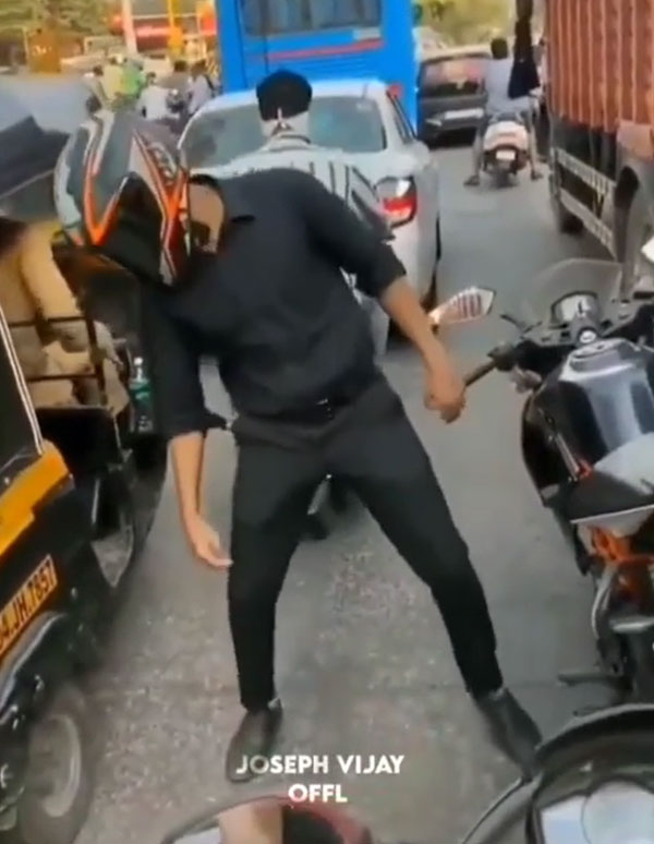 வாத்தி கமிங் பாடலுக்கு நடனமாடிய இளைஞர்... எந்த இடத்துல ஆடினாருனு தெரிஞ்சா நம்ம இளைய தளபதியே மெர்சலாய்டுவார்!!