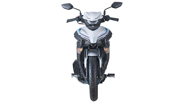 யமஹா ஆர்15 பைக்கின் அடிப்படையில் ஸ்கூட்டர் தயாரானால் இப்படிதான் இருக்கும்!!