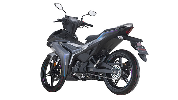 யமஹா ஆர்15 பைக்கின் அடிப்படையில் ஸ்கூட்டர் தயாரானால் இப்படிதான் இருக்கும்!!
