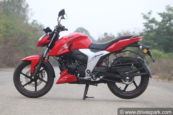 பட்ஜெட் பெர்ஃபார்மென்ஸ் பைக்குகளில் பர்ஃபெக்ட் சாய்ஸ்... புதிய டிவிஎஸ் அப்பாச்சி 160 4வி பைக்கின் ரோடு டெஸ்ட் ரிவியூ!