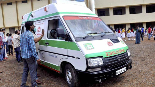 இறந்தவரின் உடலை எடுத்து செல்ல ரூ. 60,000 கேட்ட ஆம்புலன்ஸ் டிரைவர்... வேற லெவல் நடவடிக்கை எடுத்த போலீஸ்!!