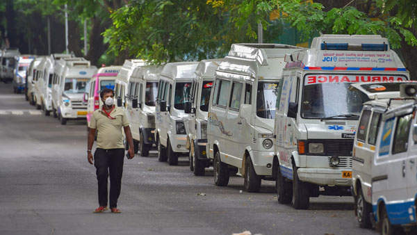 இறந்தவரின் உடலை எடுத்து செல்ல ரூ. 60,000 கேட்ட ஆம்புலன்ஸ் டிரைவர்... வேற லெவல் நடவடிக்கை எடுத்த போலீஸ்!!