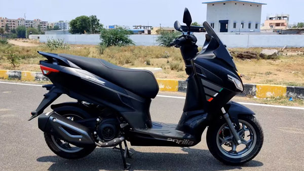 அப்ரில்லா எஸ்.எக்ஸ்.ஆர்125 ஸ்கூட்டர் எந்த அளவிற்கு அழகானது? இந்த வீடியோவை பார்த்து தெரிஞ்சிக்கோங்க...