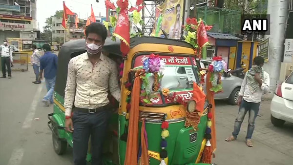 ராஞ்சியில் ஹீரோவான ஆட்டோ டிரைவர்!! பெரிய மனசு சார் உங்களுக்கு...