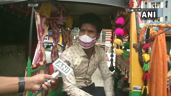 ராஞ்சியில் ஹீரோவான ஆட்டோ டிரைவர்!! பெரிய மனசு சார் உங்களுக்கு...