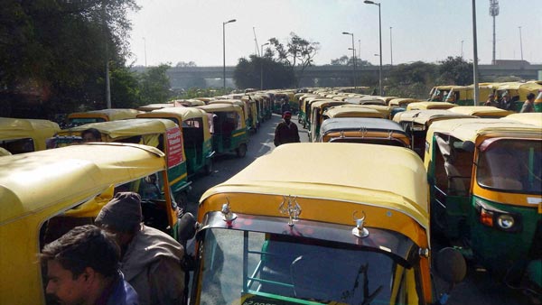 கவர்மெண்ட்னா இப்படி இருக்கணும்... லாக்டவுண் அறிவித்த கையோடு உதவி தொகையையும் அறிவித்த உத்தவ் தாக்ரே... எவ்வளவு வர போகுது தெரியுமா?