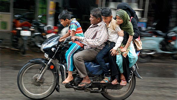 சிறுவர்களுக்கும் ஹெல்மெட் கட்டாயம்... மீறினா என்ன நடக்கும் தெரியுமா?.. புதிய விதி விரைவில்!!