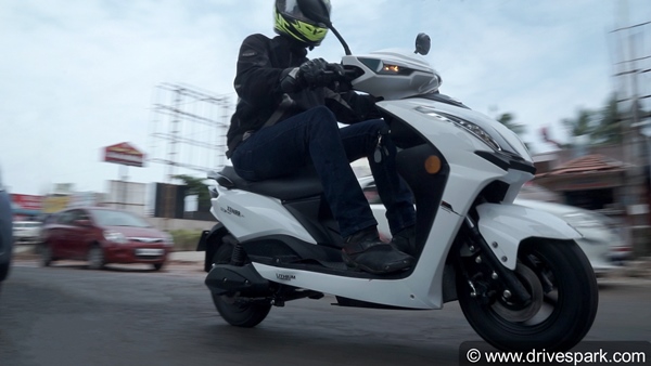கடுமையான அபராதம் விதிக்க முடிவு... டூவீலர்களில் இனி இது ரெண்டும் இல்லாவிட்டால் அவ்ளோதான்... என்னனு தெரியுமா?