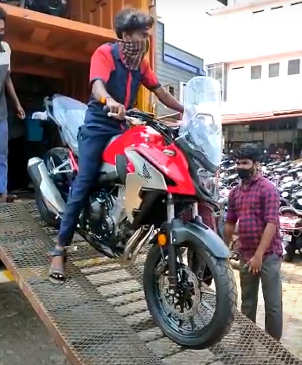 2021 ஹோண்டா சிபி500எக்ஸ் ஷோரூம்களுக்கு வருகை... அட்வென்ஜர் பைக் ரசிகர்கள் கொண்டாட்டம்...