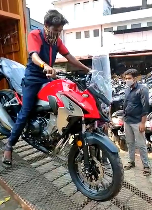 2021 ஹோண்டா சிபி500எக்ஸ் ஷோரூம்களுக்கு வருகை... அட்வென்ஜர் பைக் ரசிகர்கள் கொண்டாட்டம்...