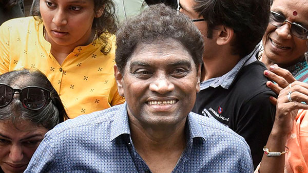 ஹீரோக்கள் கிட்டகூட இந்த மாதிரி கார் இருக்குமா தெரியல! மிக அதிக விலைகொண்ட லக்சூரி கார்களை வைத்திருக்கும் காமெடி நடிகர்கள்!!