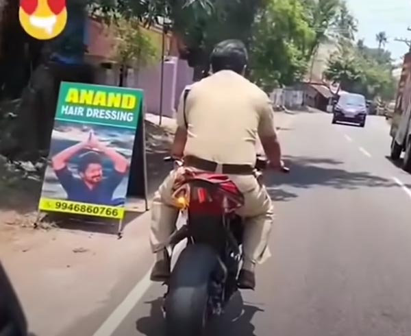 ஒழுங்கா போயிருந்தா ஃபைனோட போயிருக்கும்... இப்போ தேவை இல்லாம பைக் போச்சு... விழுந்து விழுந்து சிரிக்கும் கேரளவாசிகள்!!