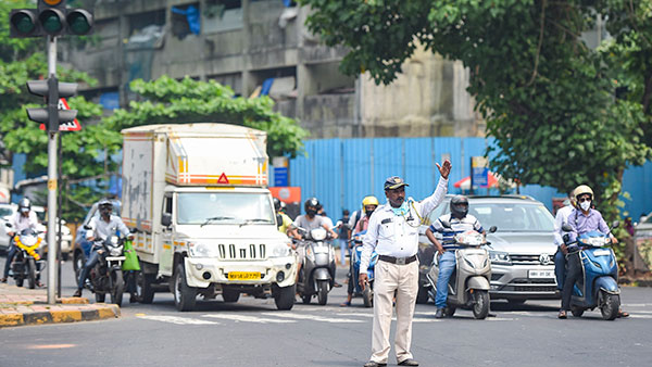 மீண்டும் தீவிரமாகும் ஊரடங்கு... இந்த முறை வேற-லெவல் நடவடிக்கை எடுக்க போறாங்களாம்!! காவல்துறை அறிவிப்பு!
