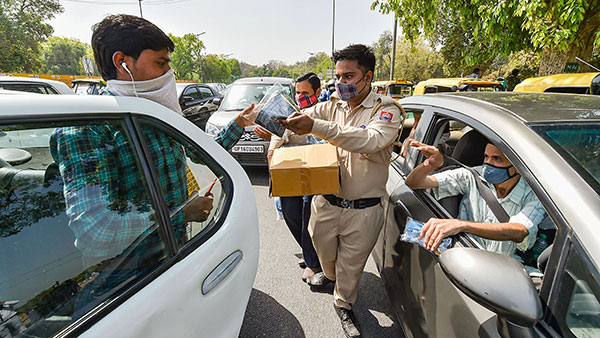 இனி இது இல்லாவிட்டால் பெட்ரோல், டீசல் போட முடியாது... ஹெல்மெட் அல்ல... வேற என்னனு தெரியுமா?