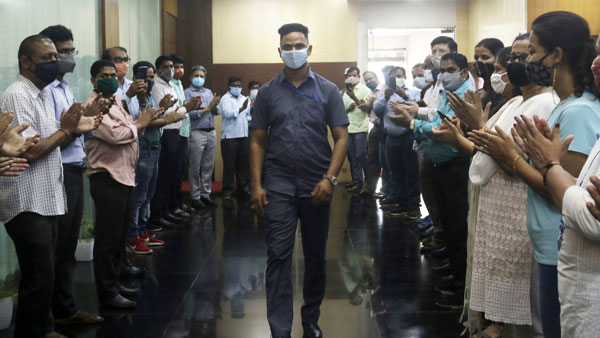ரியல் லைஃப் சூப்பர் ஹீரோவிற்கு மிகவும் காஸ்ட்லியான பரிசு அறிவித்த பிரபல தொழிலதிபர்... என்ன பரிசுனு தெரிஞ்சா ஆச்சரியப்படுவீங்க!!