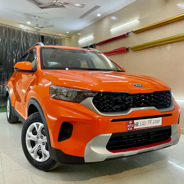 கியா சொனெட் காரை வாங்கினால், இப்படி கஸ்டமைஸ்ட் செய்யணும்!! ஆரஞ்சு கலர் பளிச்சிடுது...